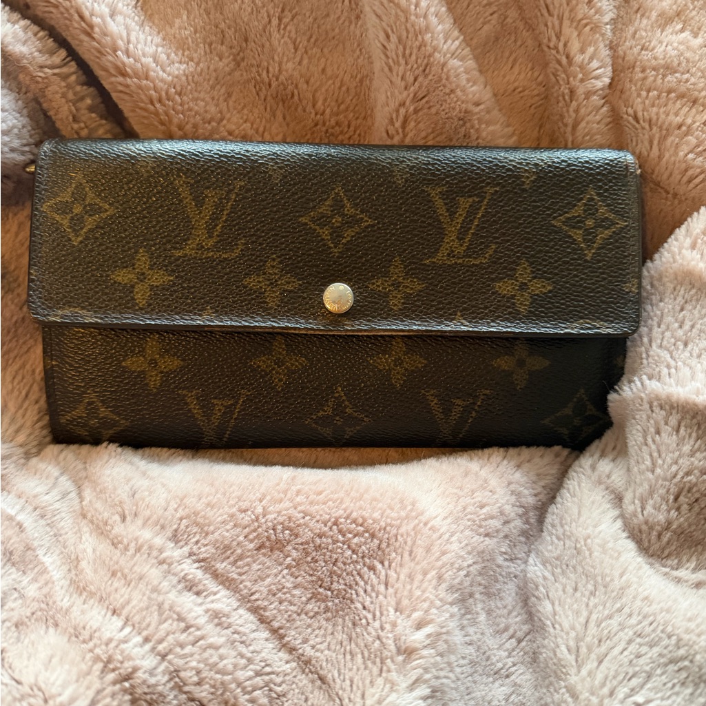 Louis Vuitton Brown Monogram Sarah Clutch Wallet